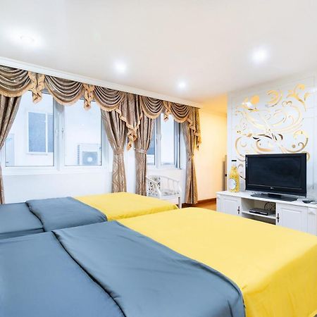 Jocosy Apartments Ho Chi Minh City Exterior photo
